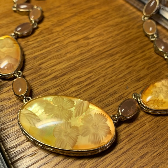 Monet residue flower necklace - Picture 2 of 7